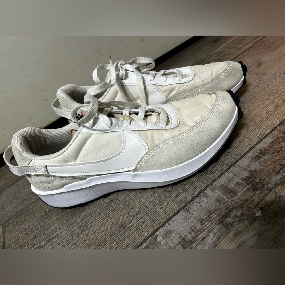 Nike Sneakers in White Waffle Debut sneaker shoes